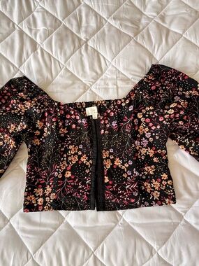 Lost + Wander Black Floral Off-Shoulder Top Sz Medium NWOT